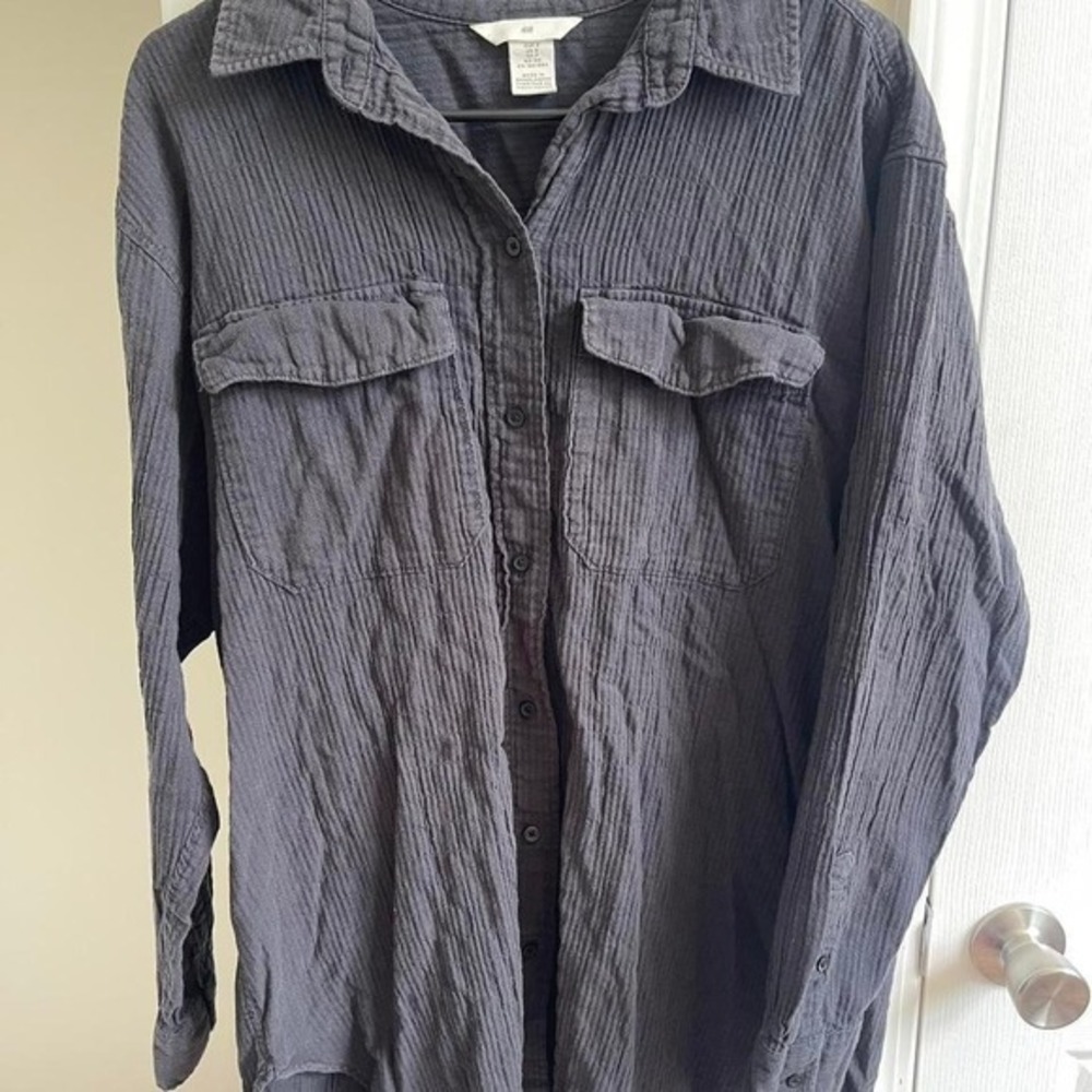 H&M Womens Charcoal Grey Textured Gauze Button Down Shirt Oversized Small